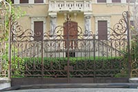 Cancello e recinzione in ferro battuto stile Liberty